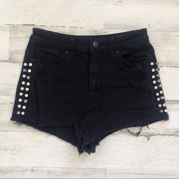 BDG Shorts Women's 28 Black High‑Rise Cheeky Studded Denim Cutoff Edgy Summer - Picture 4 of 11
